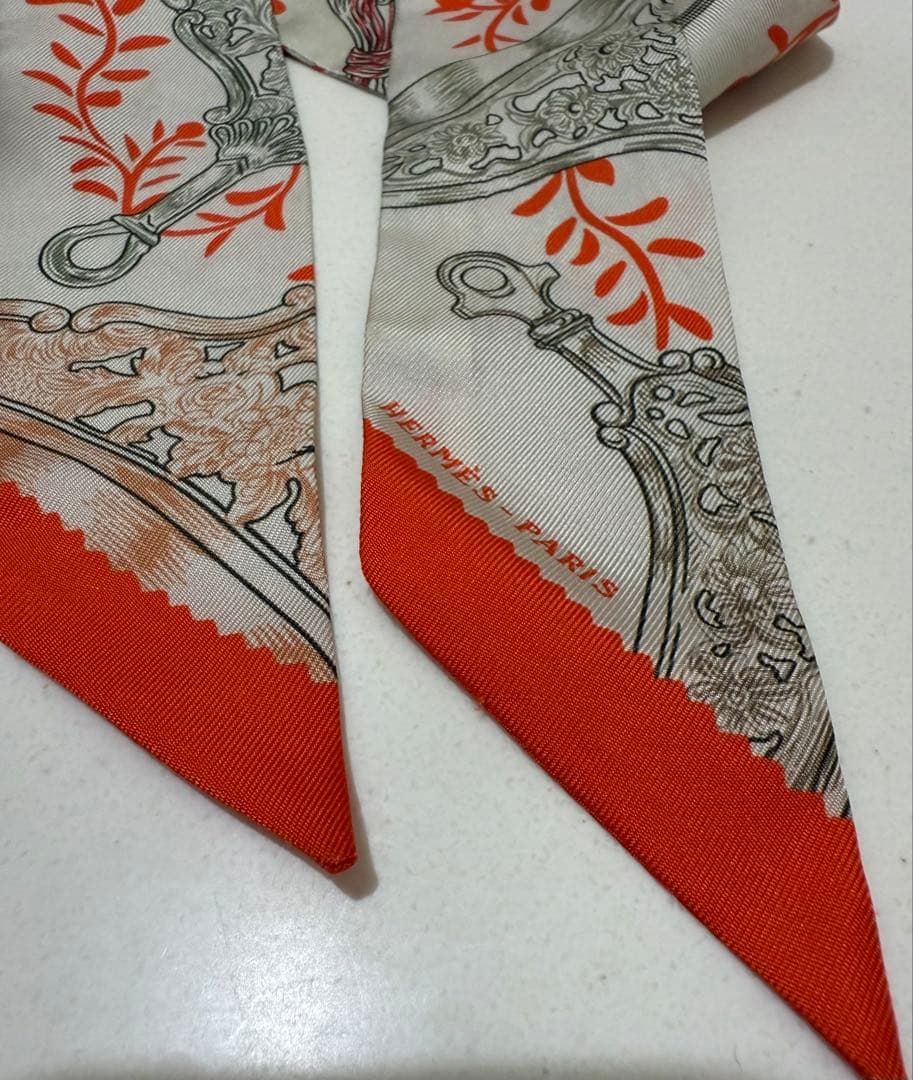 エルメス　ツイリー　鎧・リミックス　白地にオレンジ