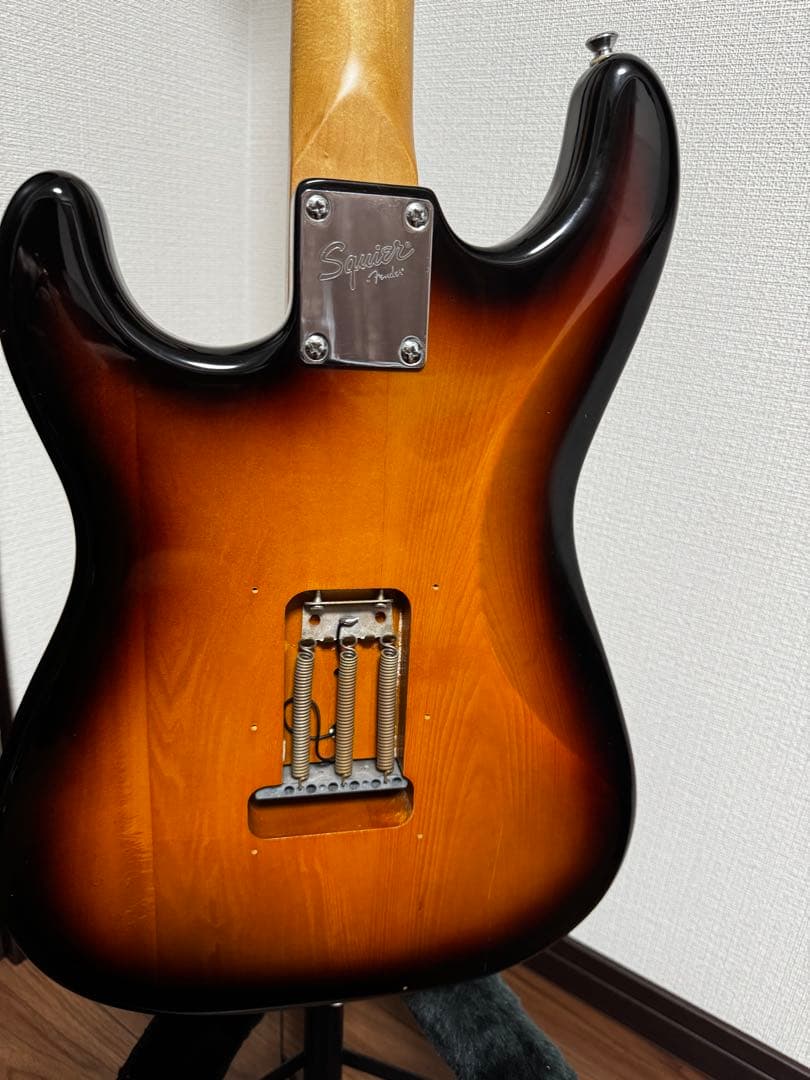 Squier by fenderストラトキャスター サンバースト スクワイヤー