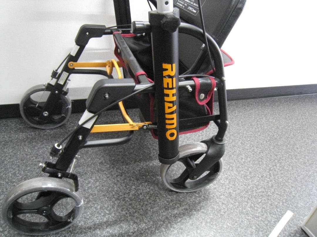 【送料無料】前腕支持型歩行車 REHAMO(リハモ) ナブテスコ ②