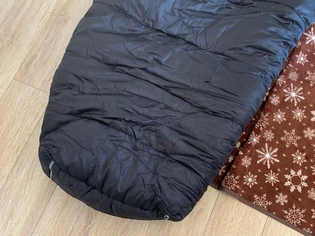 【訳あり】Bear Rock -34度　冬用寝袋 FX-453G 専用袋付