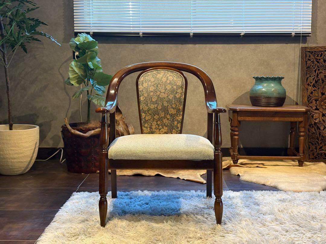 ① リメイク品 尾州生地 ホワイト座面 カリモク コロニアル アーム