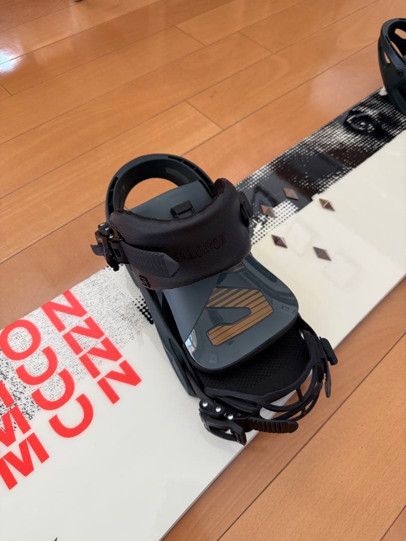 【※発送上の都合によりブーツ別売り(300円)】SALOMONスノーボード