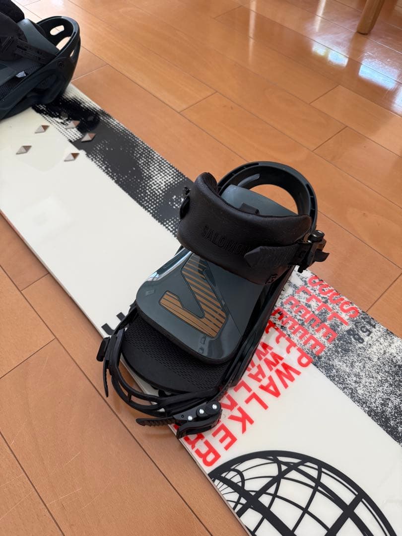 【※発送上の都合によりブーツ別売り(300円)】SALOMONスノーボード