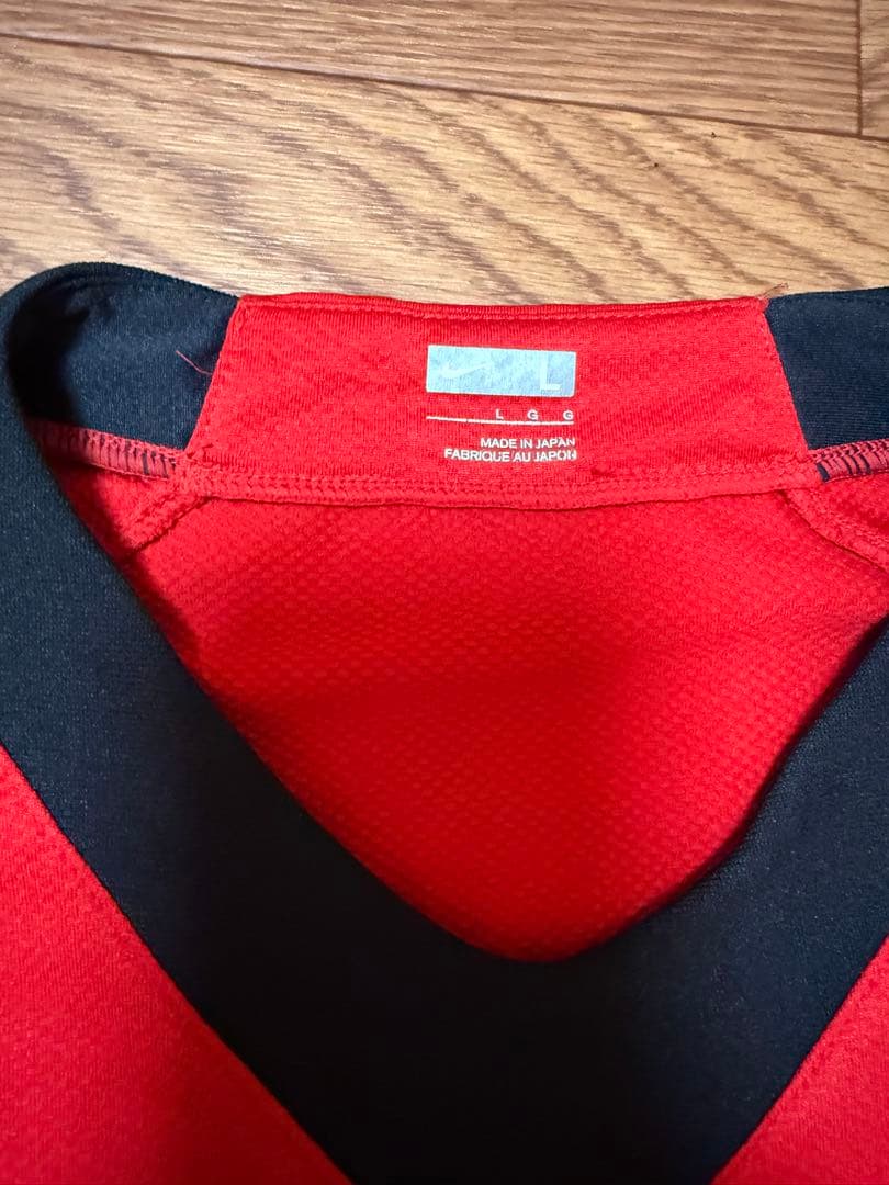 Nike レッズ Vネックシャツ