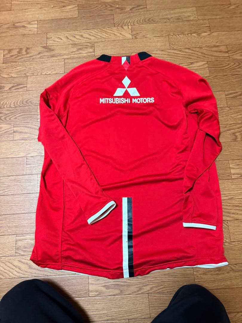 Nike レッズ Vネックシャツ