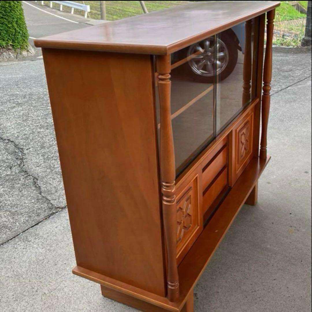 大型ダークブラウン木製キャビネット 木製ガラス扉サイドボード