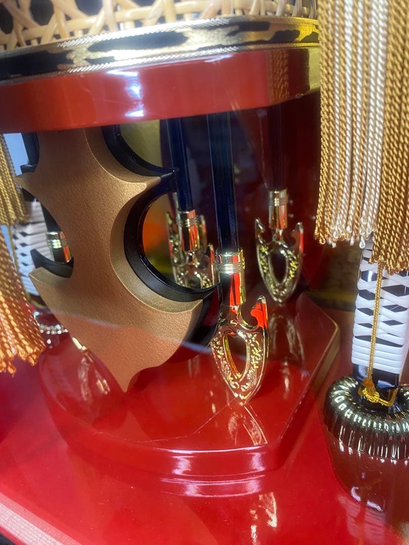 東京久月　家紋付破魔弓飾り１８号・間口約３２×奥行約３３×高さ約６５㎝