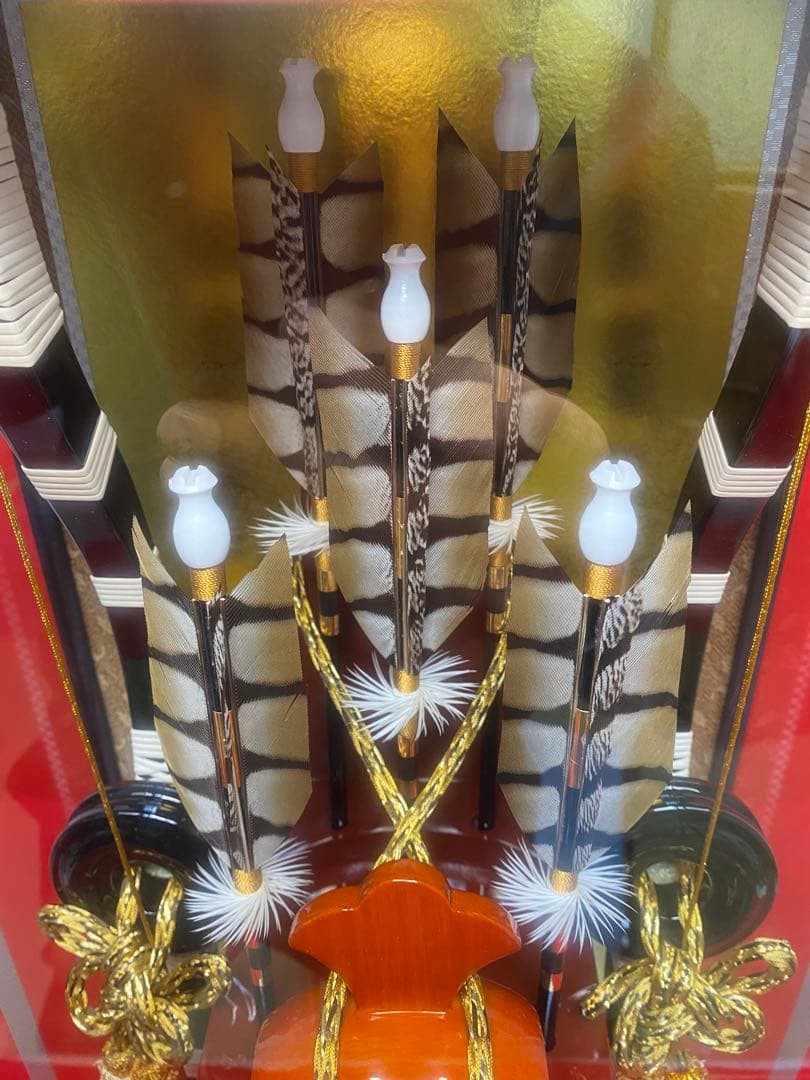 東京久月　家紋付破魔弓飾り１８号・間口約３２×奥行約３３×高さ約６５㎝