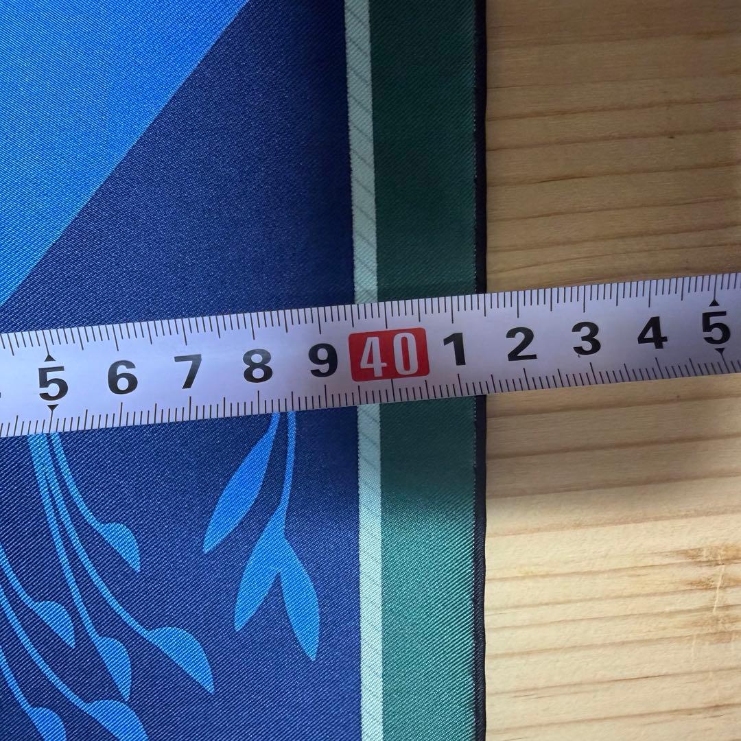 NR/9.27/8 カルティエ　シルクスカーフ