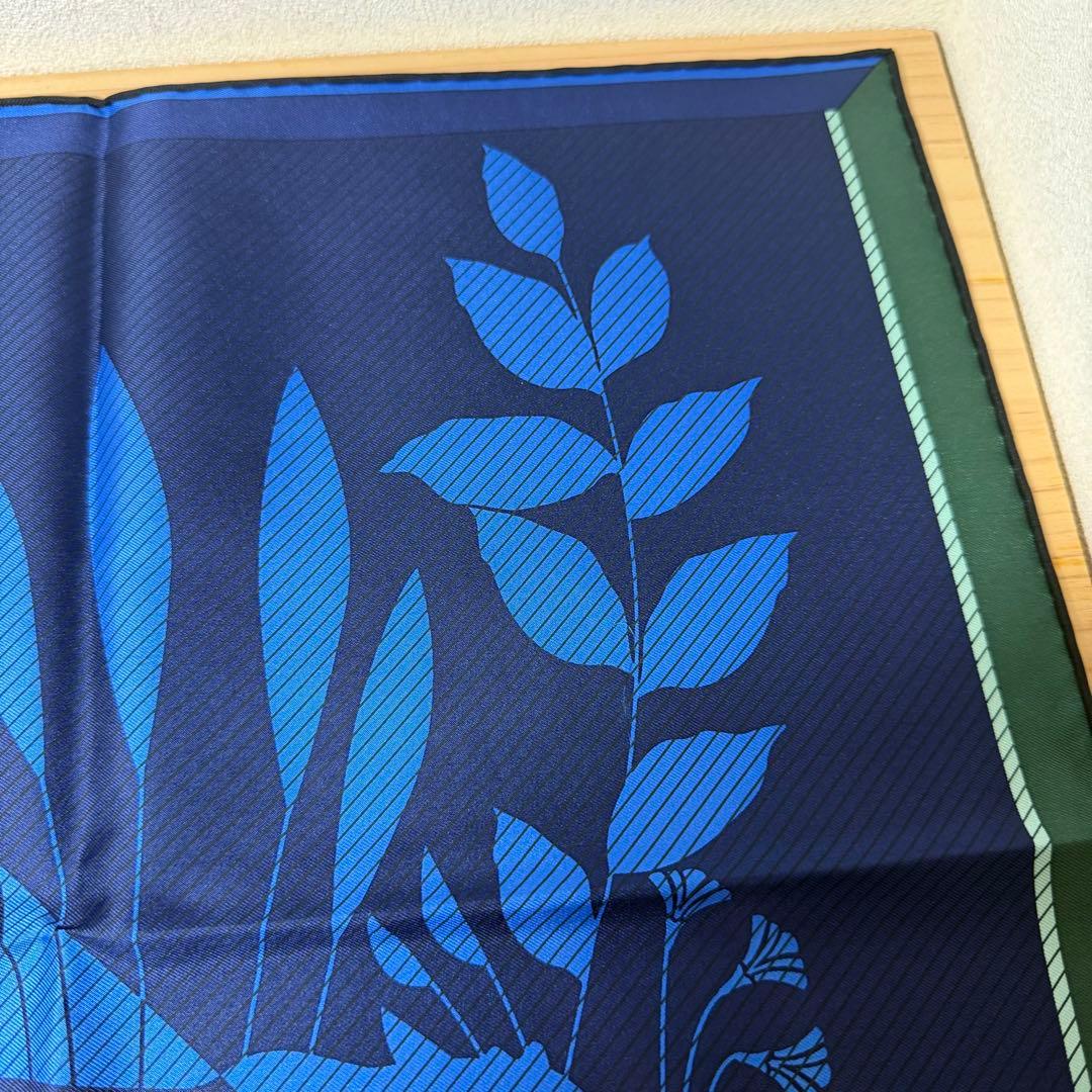 NR/9.27/8 カルティエ　シルクスカーフ