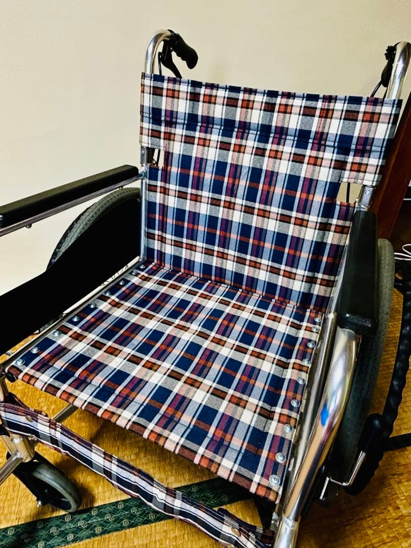 アルミ製折りたたみ介助用車椅子 チェック柄