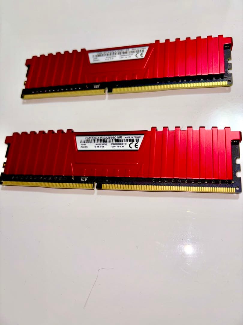 ※動作確認済み※ CORSAIR DDR4 PCメモリー 8GB×4枚セット