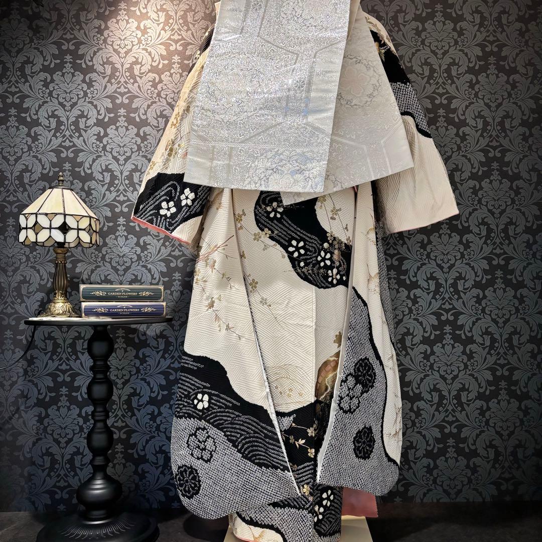 美品　白地　地紋　染分け　手絞り　逸品　振袖　フルセット 振り袖