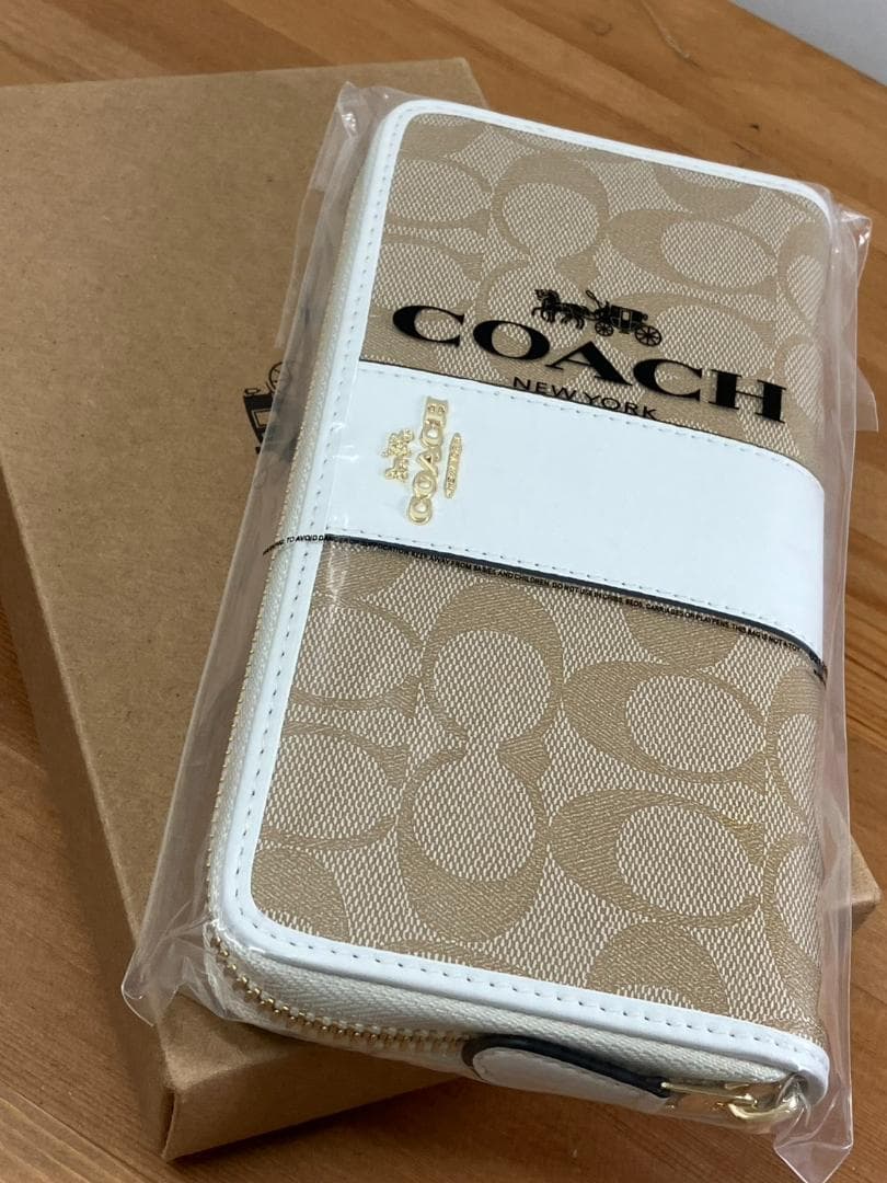 新品未開封　COACH コーチ　長財布　ベージュ　ブラウン　プレゼントにも！