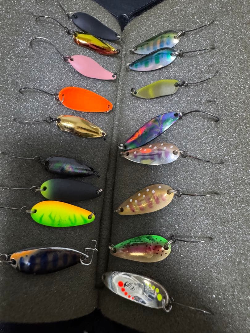 【大幅値下】渓流　釣り　引退セット　スプーン　ミノー　合計約60個
