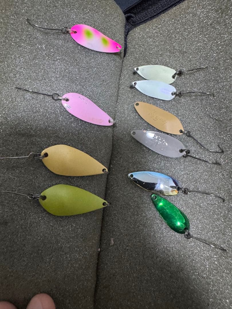 【大幅値下】渓流　釣り　引退セット　スプーン　ミノー　合計約60個