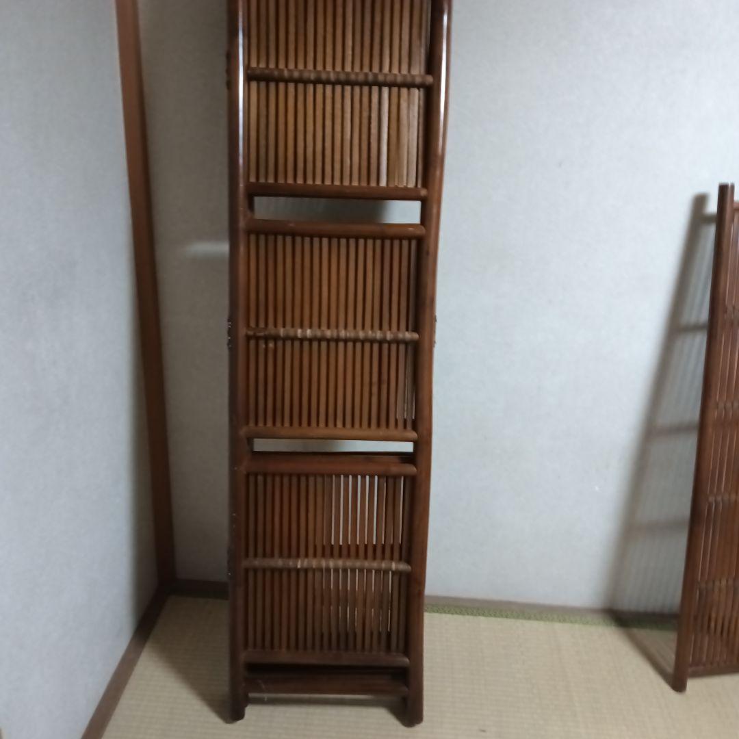 木製ブラウンシェルフ