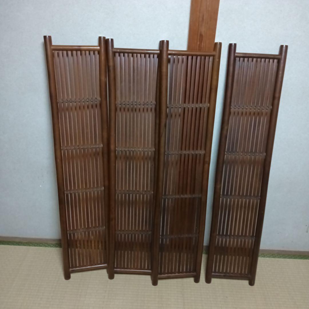 木製ブラウンシェルフ