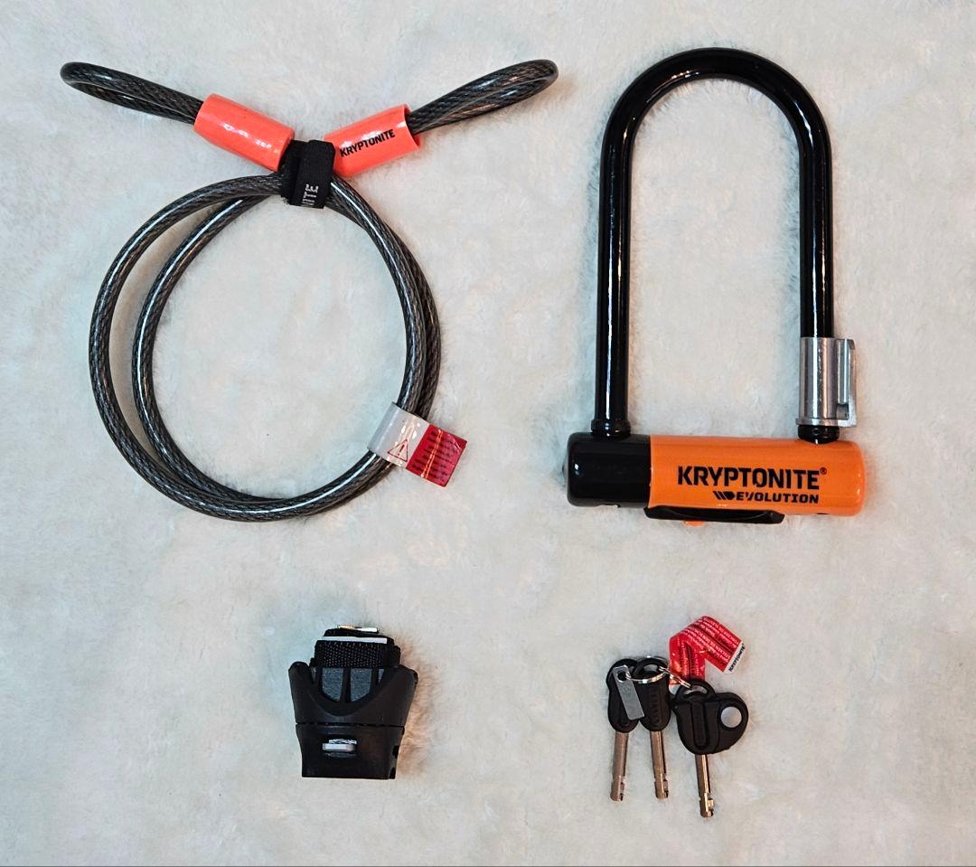 LESADOR デッドストック品本革ダークグリーン サドル