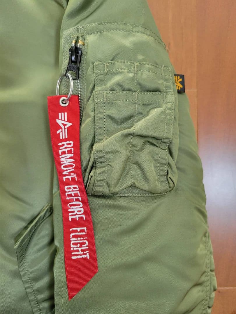 アルファインダストリーズ　MA-1　タイトフィット