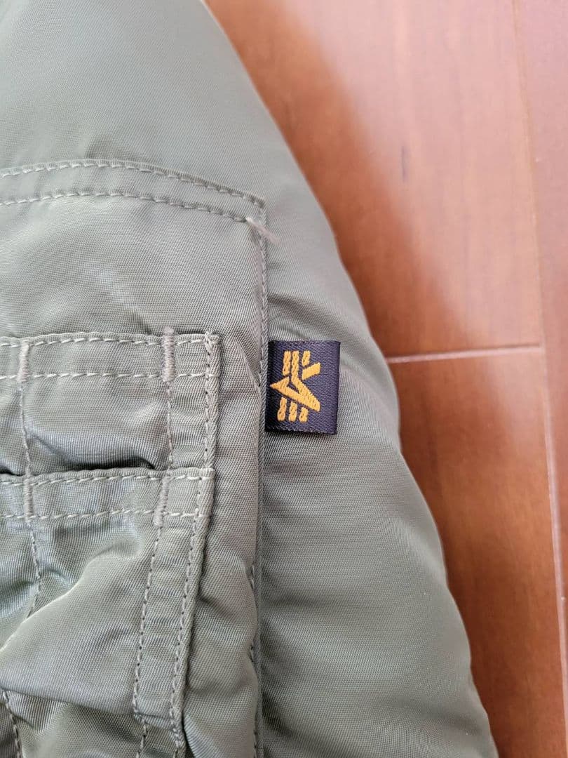 アルファインダストリーズ　MA-1　タイトフィット