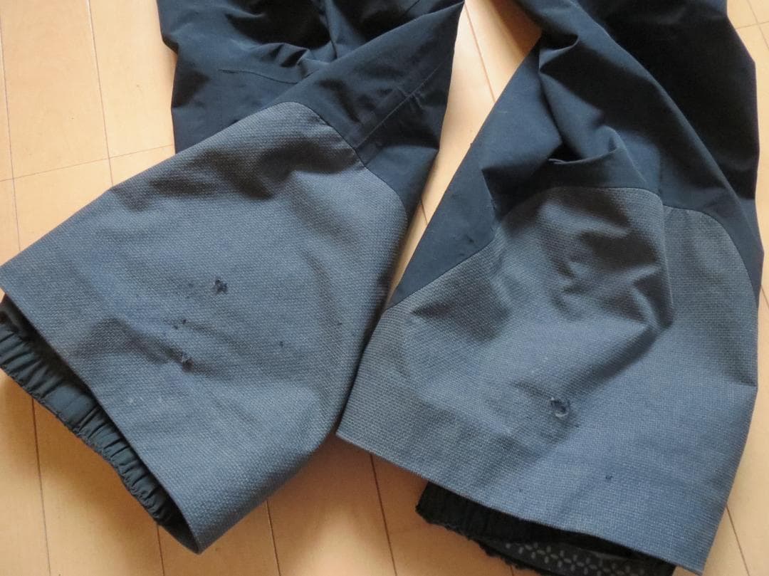 ホグロフス　スキーウェアセット（ジャケット・パンツ）