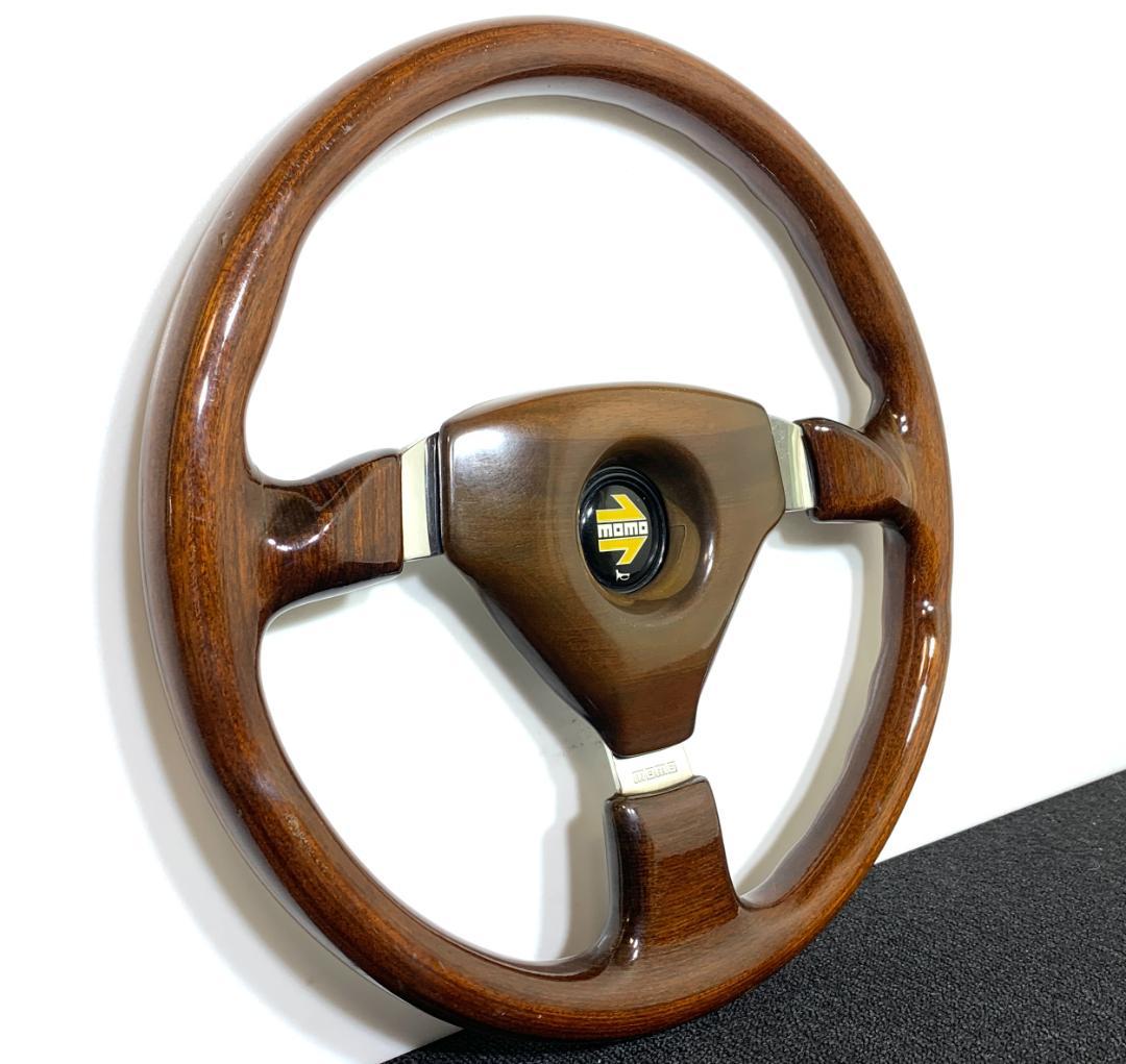 MOMO RACEステアリング・インプGRB装着ステアリングボス ホーンボタン