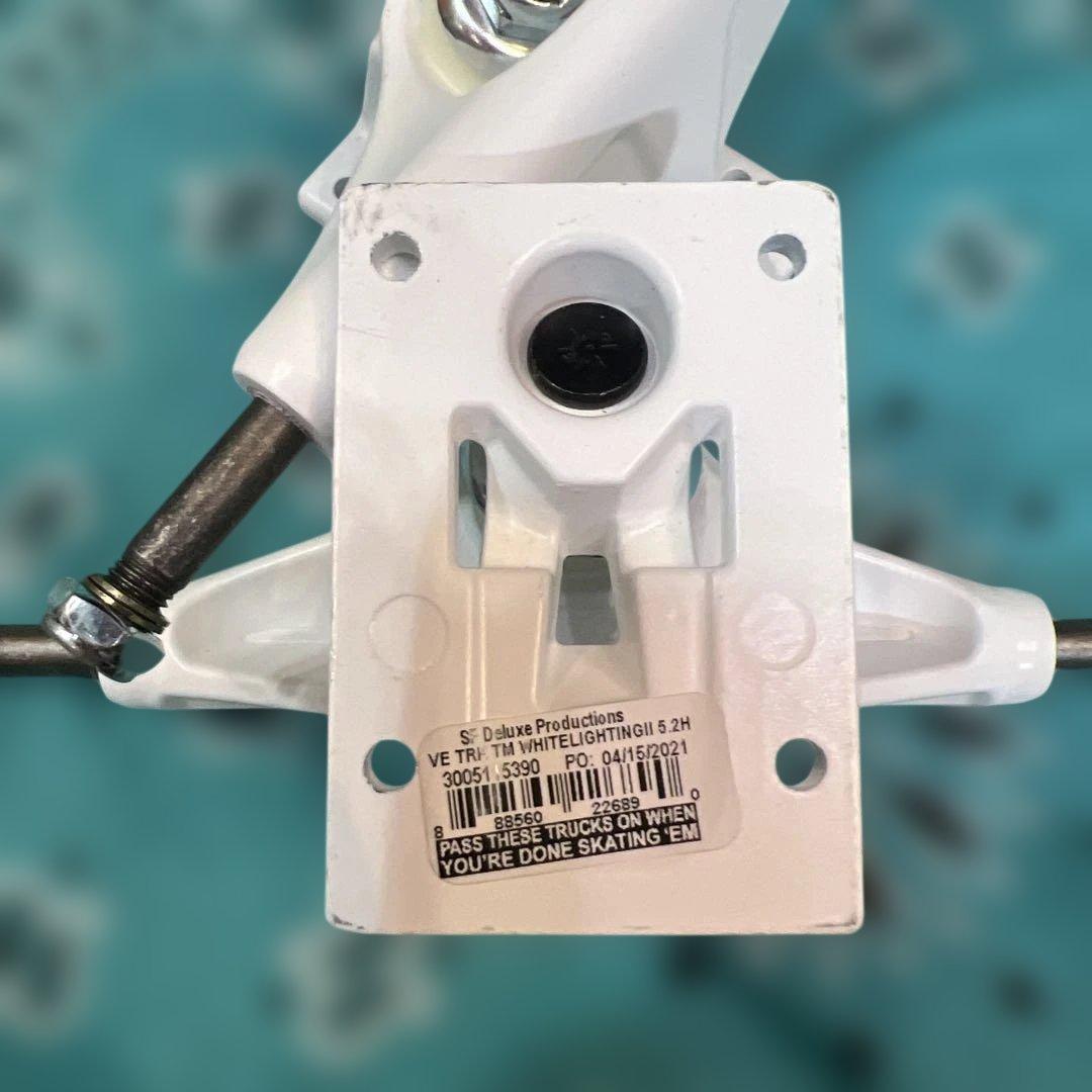 ベンチャースケートボードトラック ホワイト5.2H