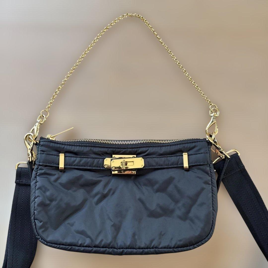 シータ パランティカ　ドゥーズィエムクラス　ナイロンボディバッグ ゴールド金具