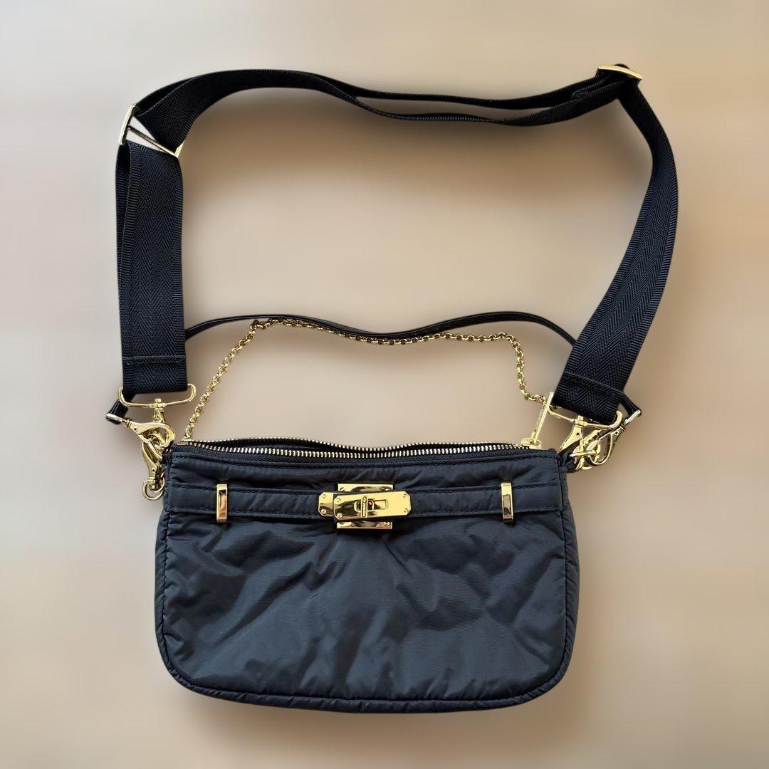 シータ パランティカ　ドゥーズィエムクラス　ナイロンボディバッグ ゴールド金具