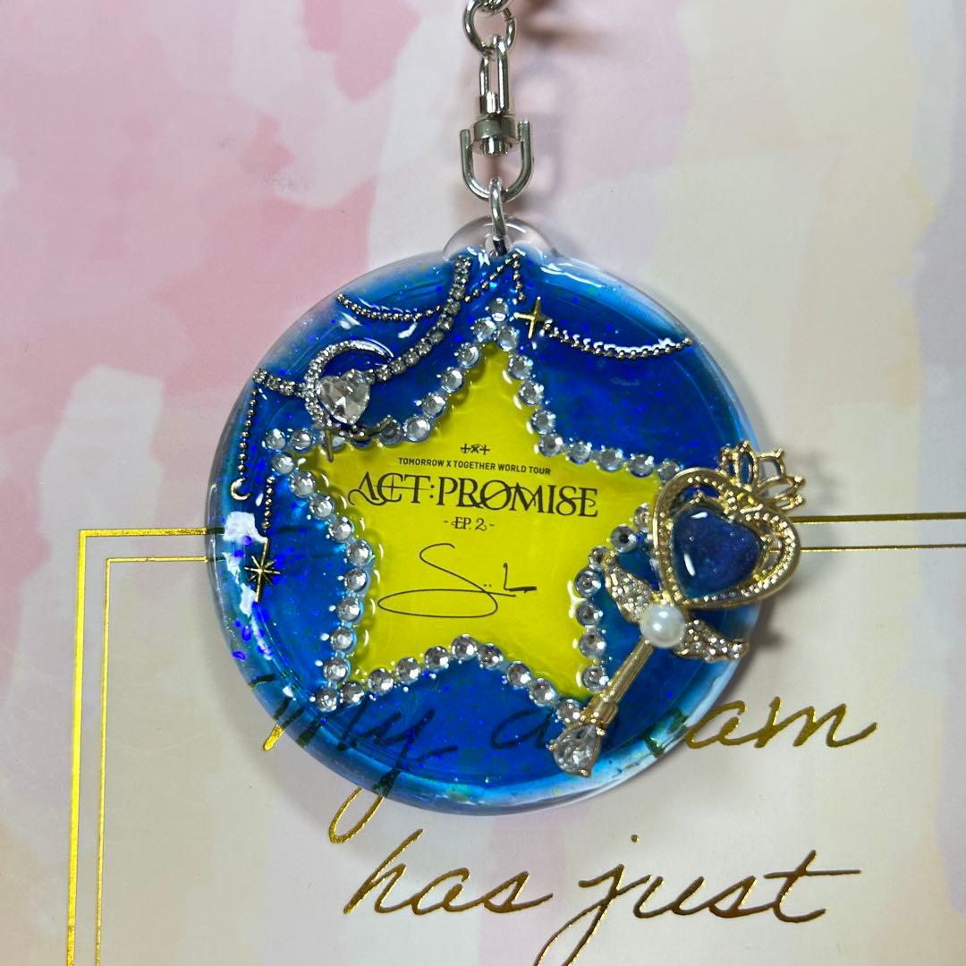 txt ACT:PROMISE 星 落下物 デコ キーホルダー スビン - メルカリ