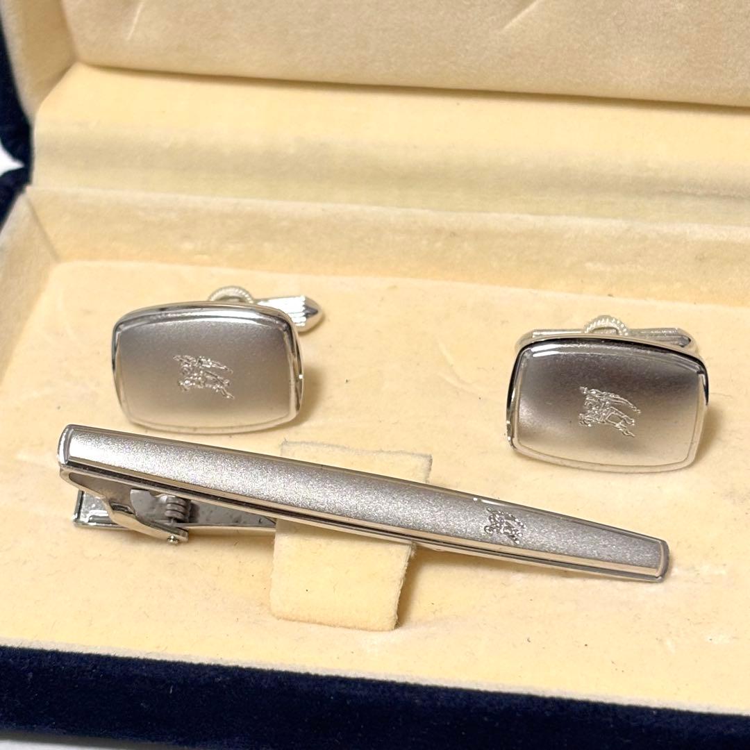 極美品✨箱付き✨バーバリー ネクタイピン カフスボタンセット シルバー