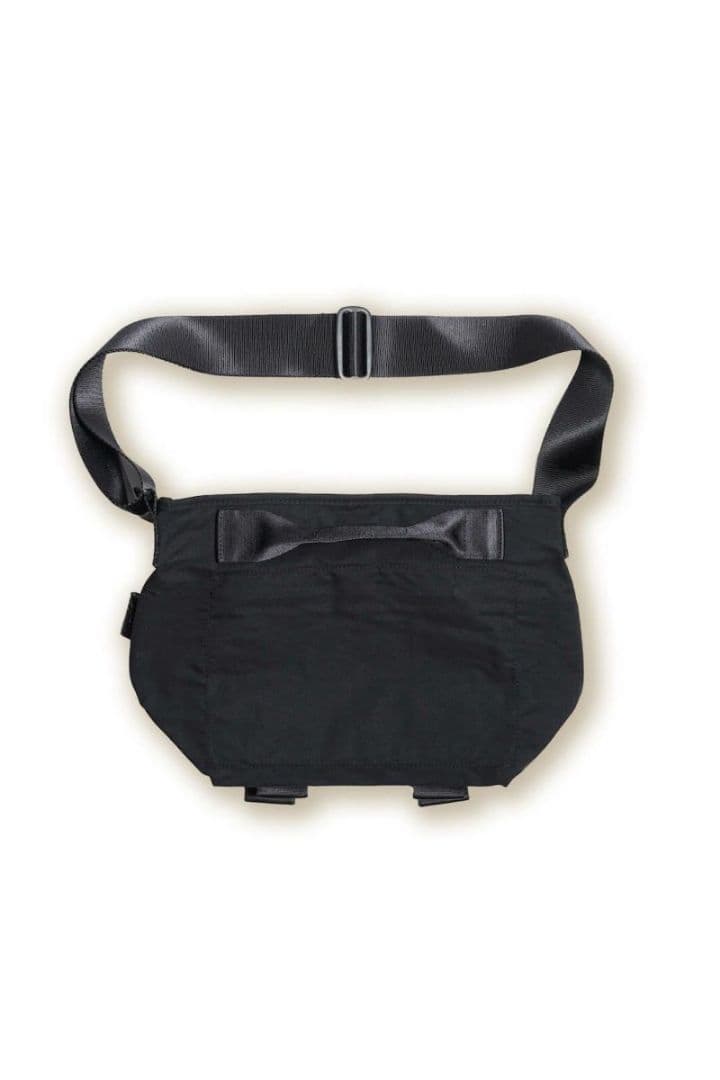 【極美品】AMIACALVA　アミアカルヴァ　Messenger Bag　S　黒