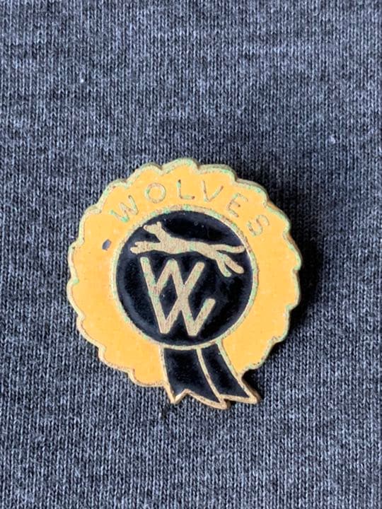 Wolvesカーキット2点(WOLFIE・マフラー)+キーホルダー+ピンバッジ