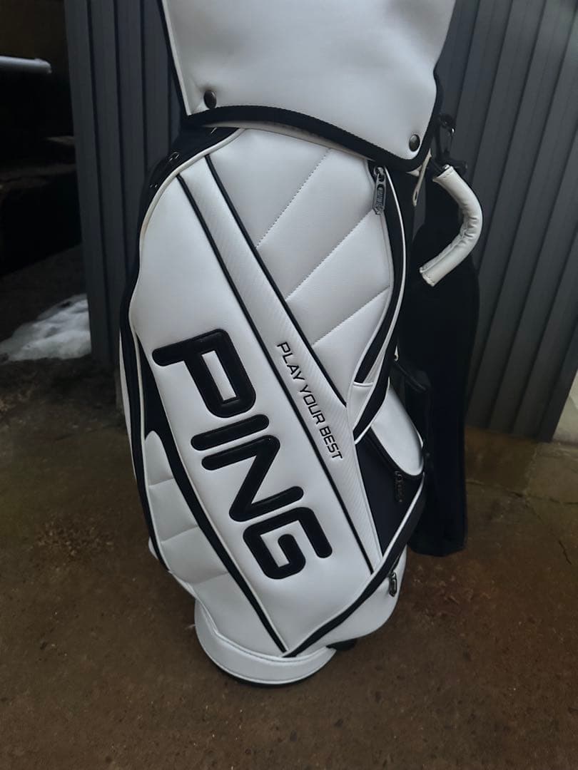 PING ホワイトキャディバッグ