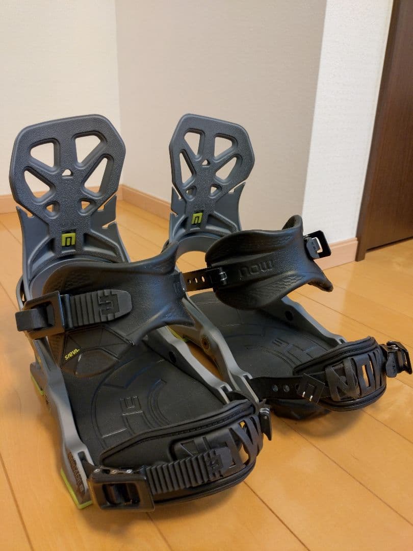【訳あり】 スノーボード ビンディング NOW/ナウ BRIGADE Mサイズ