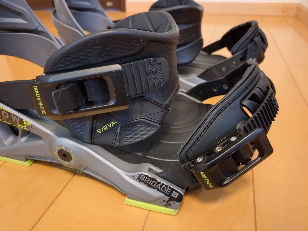 【訳あり】 スノーボード ビンディング NOW/ナウ BRIGADE Mサイズ