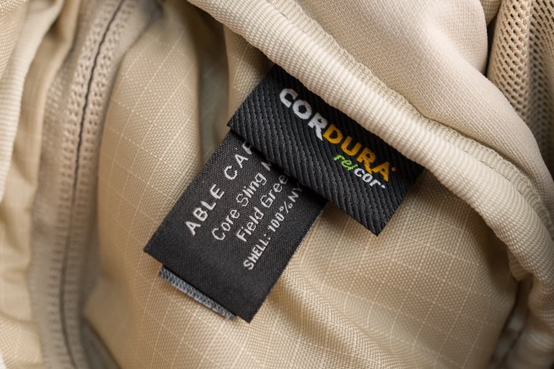 【新品未使用】ABLE CARRY Core Sling Mini ストラップ付