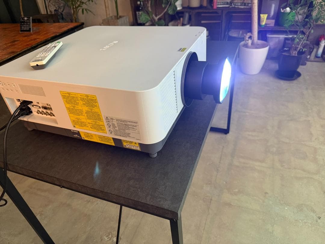 SONY VPL-FHZ91L 現行品美品9000ルーメン 短焦点ズームレンズ付