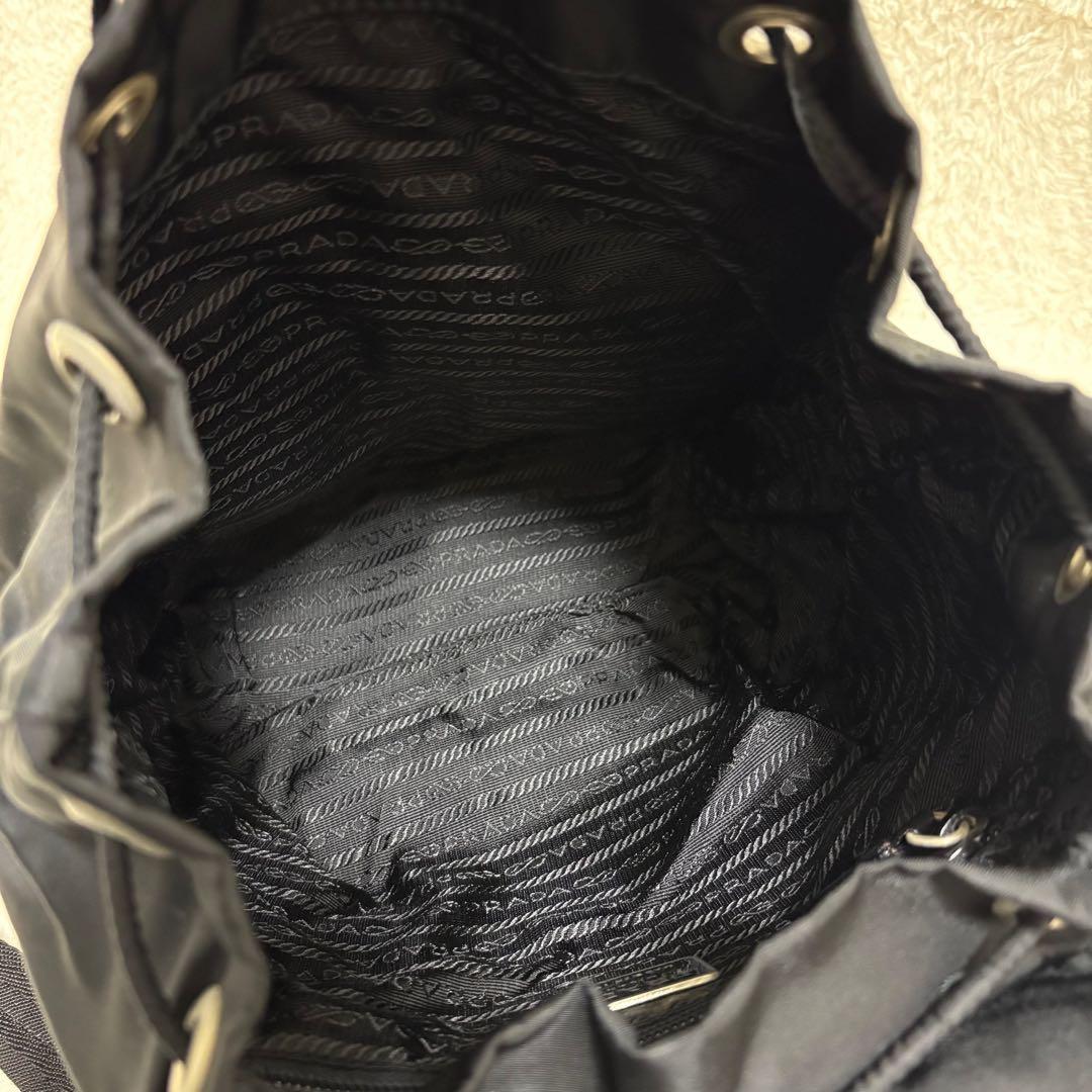 美品　プラダ リュック　バックパック　三角　ナイロン　レザー　黒　白タグ