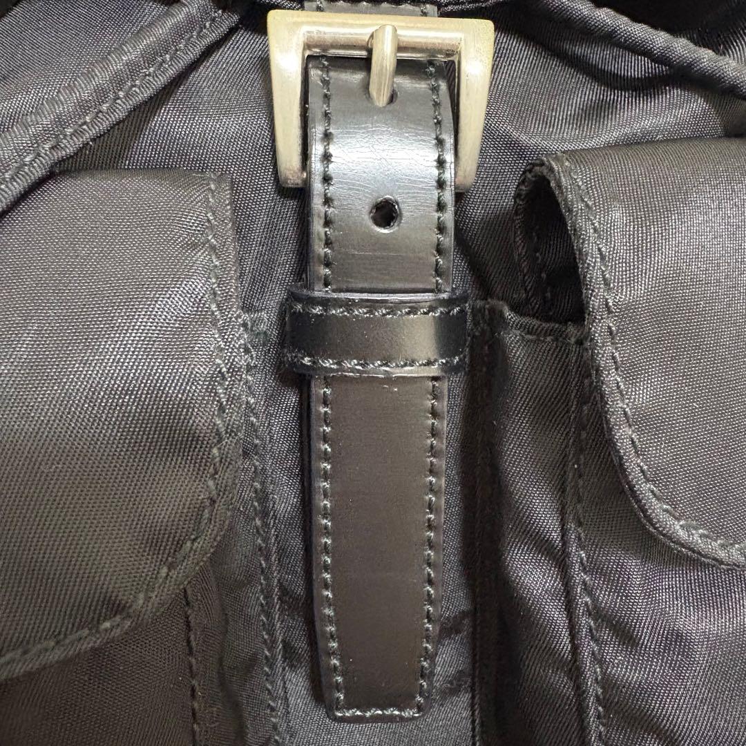 美品　プラダ リュック　バックパック　三角　ナイロン　レザー　黒　白タグ