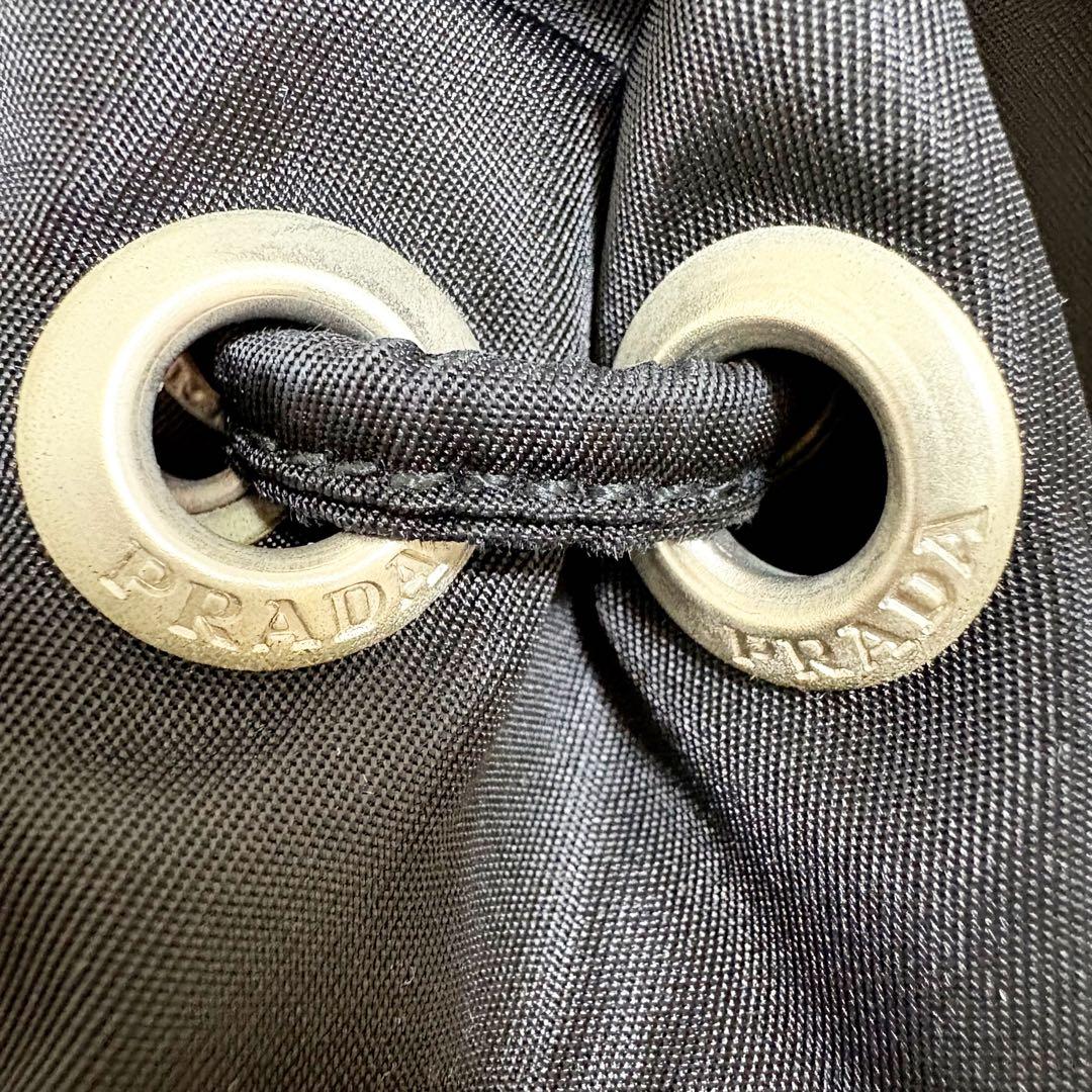 美品　プラダ リュック　バックパック　三角　ナイロン　レザー　黒　白タグ