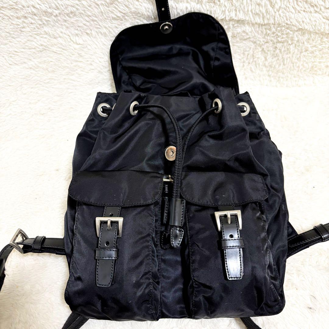 美品　プラダ リュック　バックパック　三角　ナイロン　レザー　黒　白タグ