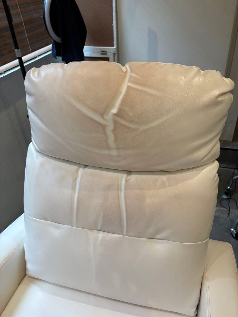 電動施術チェア SISTA-シスタ-ホワイト 【取引成立商品】