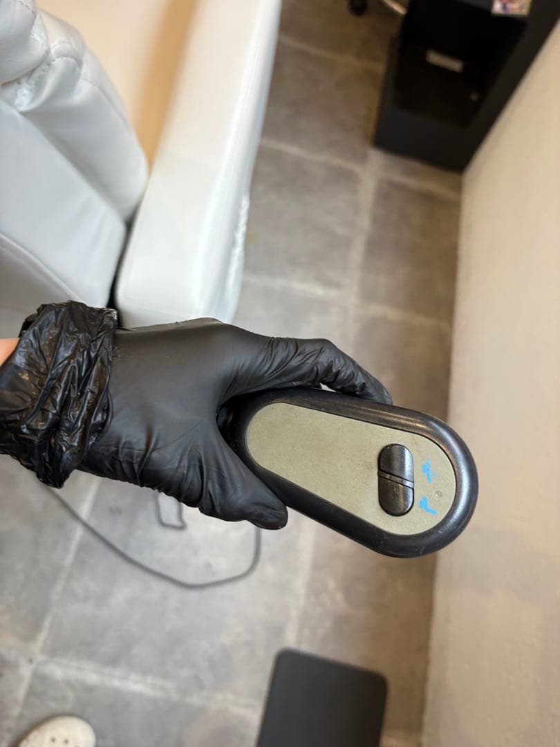 電動施術チェア SISTA-シスタ-ホワイト 【取引成立商品】