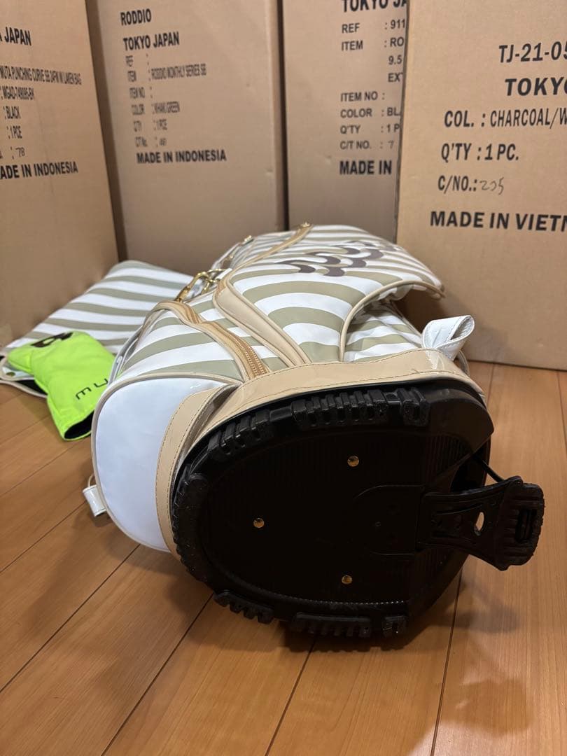 良品 ムータマリン ボーダー エナメル 3点式スタンド型キャディバッグ　男女兼用