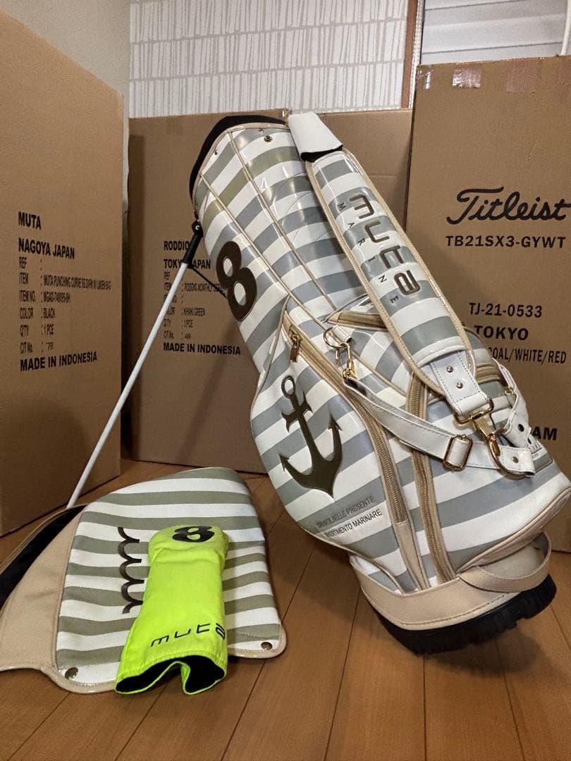 良品 ムータマリン ボーダー エナメル 3点式スタンド型キャディバッグ　男女兼用