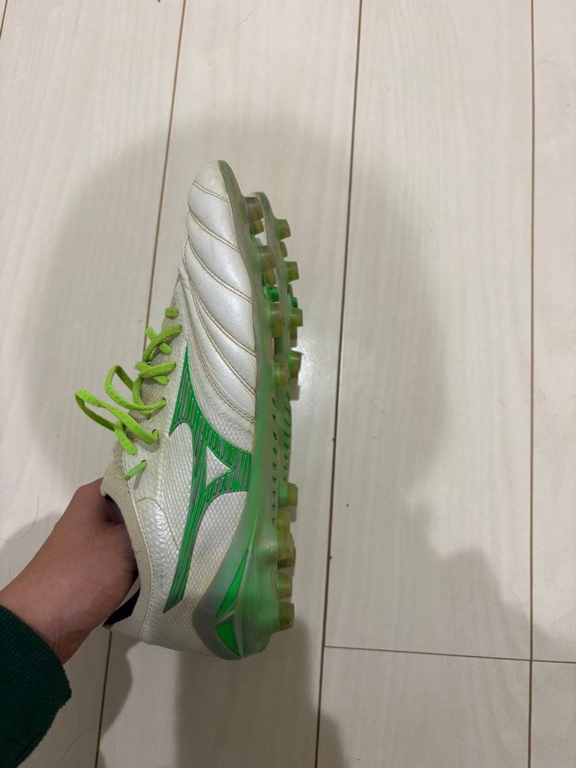 ミズノ モレリアNEOiV β スパイク トレシュー26.5