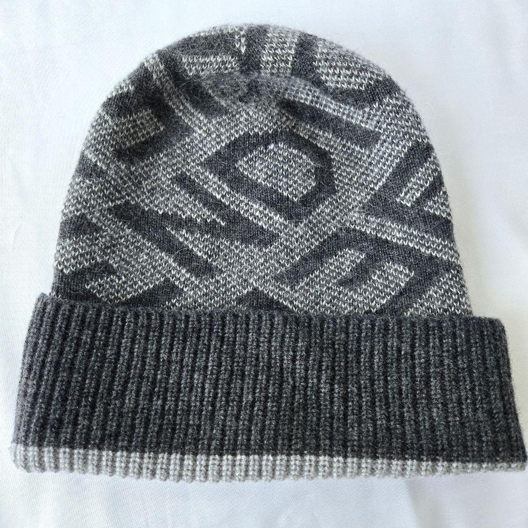 max様 FENDI フェンディ ビーニー ニット帽 ロゴ グレー