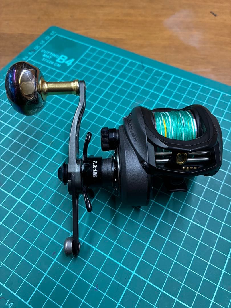 アブガルシア レボ ビースト 40 HS ほぼ未使用 ハンドル リブレ